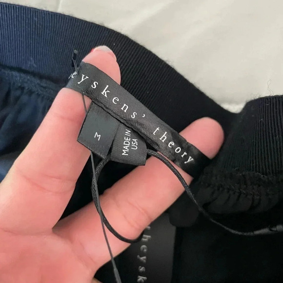 Theysken’s Theory Pimin acid Wash velvet shorts - Picture 5 of 11